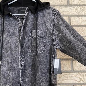 Men’s hooded button down shirt